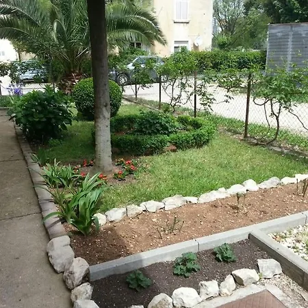 Apartman Rony Apartment *